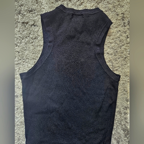 En Thread knit Tank - Picture 6 of 7